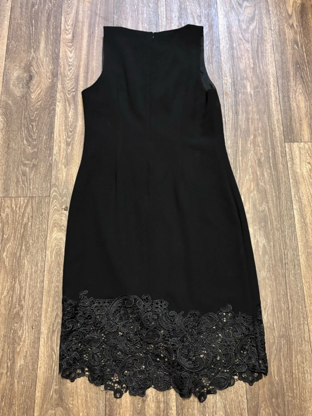 Trina Turk black sleeveless v-neck midi dress - Picture 8 of 13